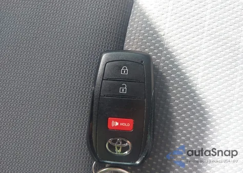 2023 Toyota Corolla Cross Hybrid Se z USA, uszkodzony, nr VIN 7MUFBABG1PV011445